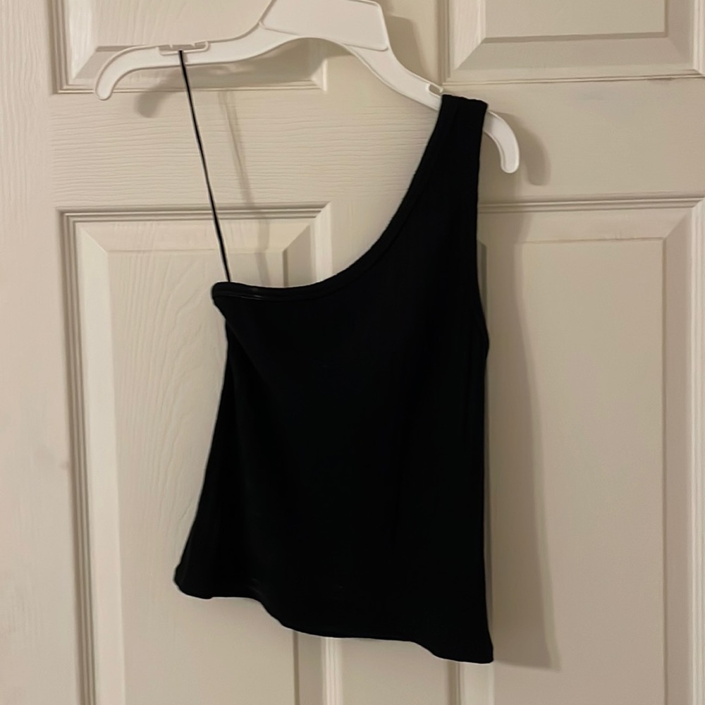 One shoulder ribbed crop top